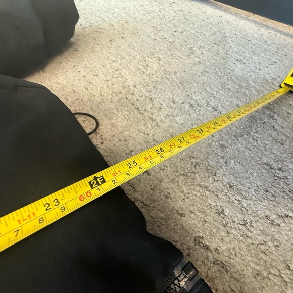 Gymshark M never worn only in storage so new as new can be Black Puffer Jacket - Picture 8 of 16